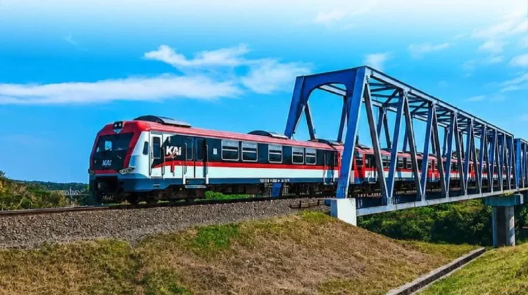 Sebanyak 609 Ribu Lansia Gunakan Tarif Reduksi Kereta Api