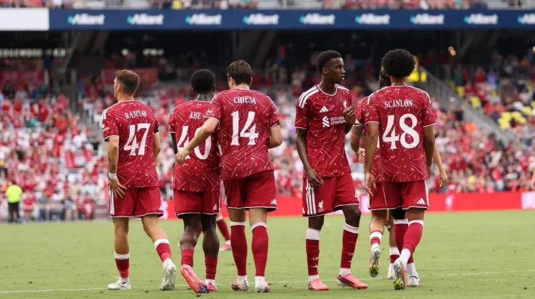 Iraola Puji Kemenangan Pramusim Liverpool atas Sunderland 4-2