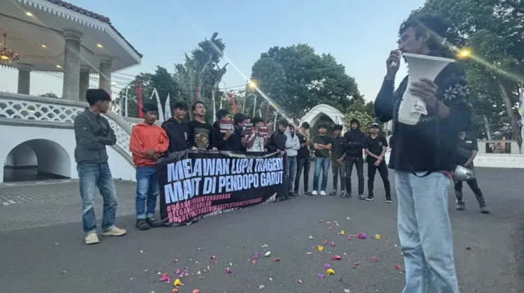 Satu Tahun Tragedi Pendopo Garut, Mahasiswa dan Pemuda Gelar Doa Bersama