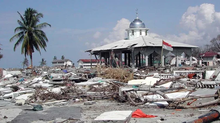 Hujan Lebat Meluas 13 Provinsi, BMKG Minta Warga Waspada Bencana Hidrometeorologi