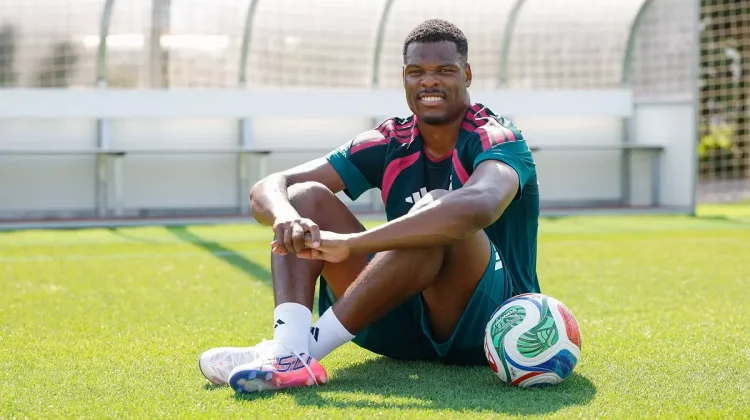 Denzel Dumfries Jalani Sesi Latihan Pertama di Real Madrid