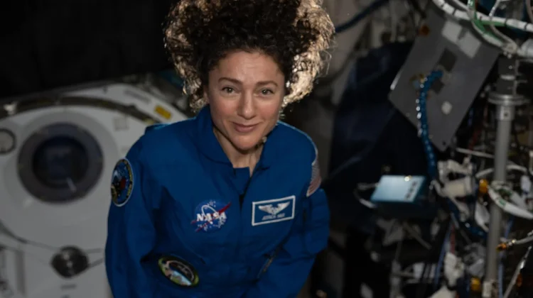 Komandan ISS Sekaligus Astronaut NASA Jessica Meir Bersiap untuk Spacewalk