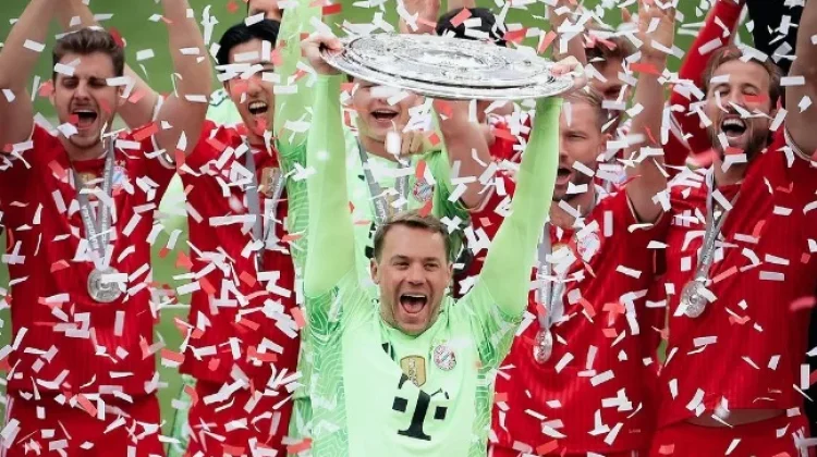 Neuer Fokus Bimbing Kiper Muda Sebagai Calon Penerus