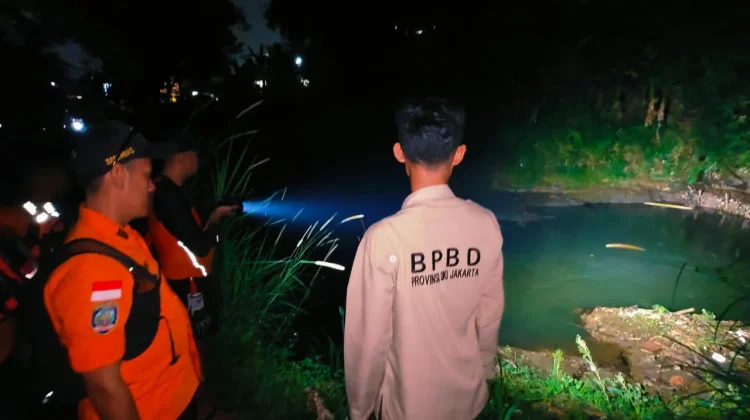 Basarnas Cari Remaja Diduga Tenggelam di Sungai Ciliwung Jagakarsa