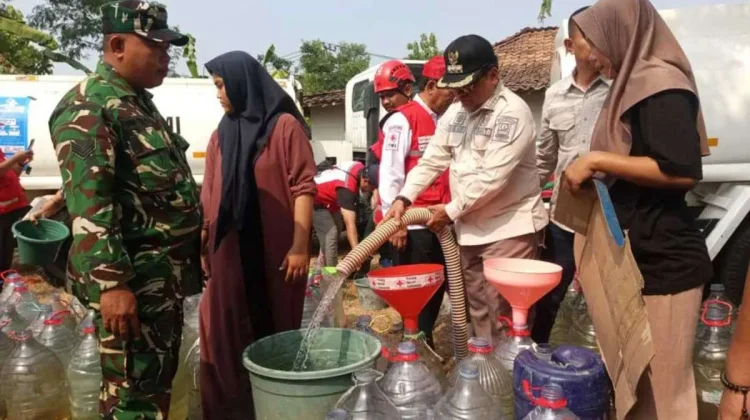 Pemkab Bekasi Distribusikan 3 Juta Liter Air Bersih untuk 12.407 Kepala Keluarga