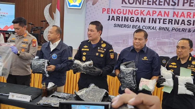 Pilot Maskapai Asing Penyelundup 26 Kilogram Ekstasi Resmi Tersangka
