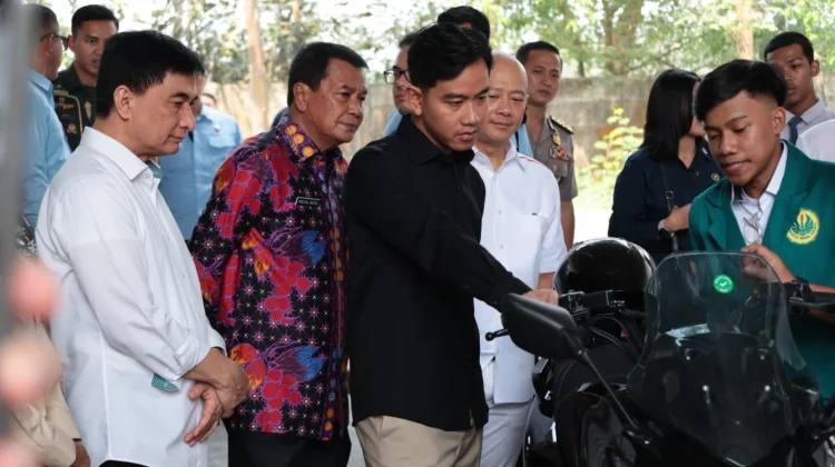Ajak Pelajar, Wapres Dorong Ekosistem Kendaraan Listrik Nasional