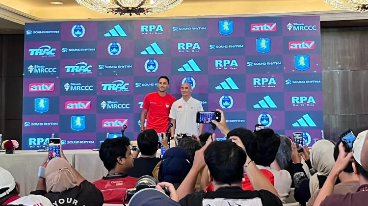Jelang Hadapi Aston Villa, Ezra Walian Minta Pemain Muda Bermain dengan Semangat