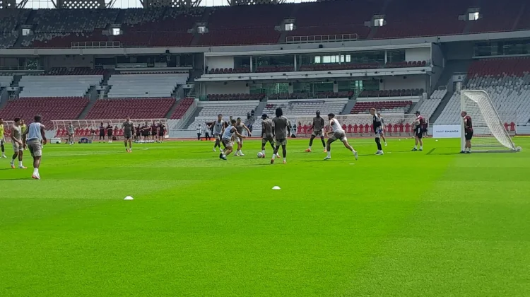 Antusiasme Suporter Aston Villa di Indonesia Buat Emery Terkesan