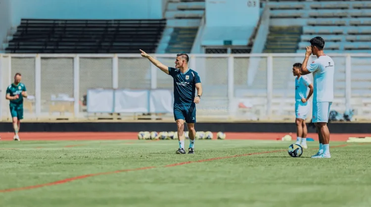 Herdman Puji Mental Garuda usai Tekuk Timor Leste