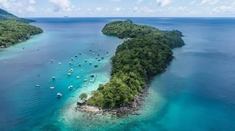 Daya Tarik Wisata Alam Bahari Pulau Rubiah dan Pantai Uempamaja