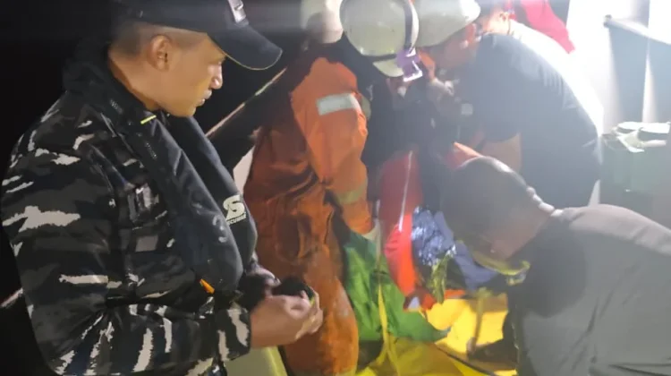 Tim SAR Pastikan 234 Penumpang KMP Mutiara Sentosa II Berhasil Dievakuasi