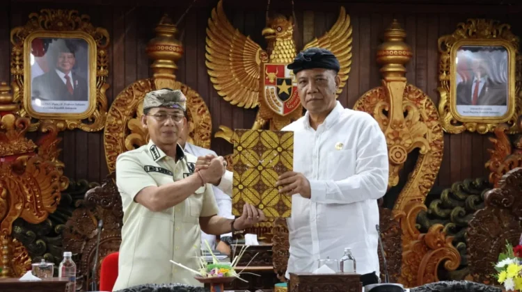 DPRD Klungkung Sahkan Tiga Perda Inisiatif untuk Kemajuan Daerah