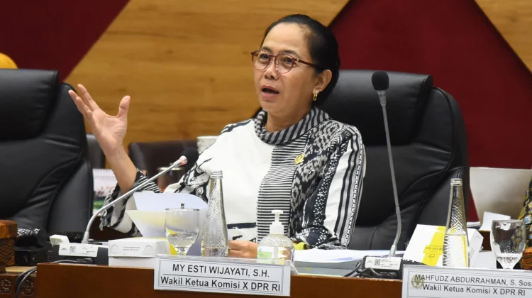 Komisi X Minta Pemerintah Tindak Lanjuti Putusan MK Soal MBG