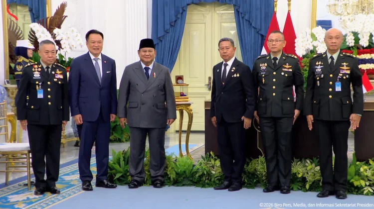 PM Tailan Beri Medali Kehormatan Angkatan Bersenjata untuk Presiden Prabowo