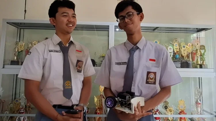 Robot dari Limbah Plastik Antar Siswa SMAN 28 Raih Prestasi Tingkat Internasional