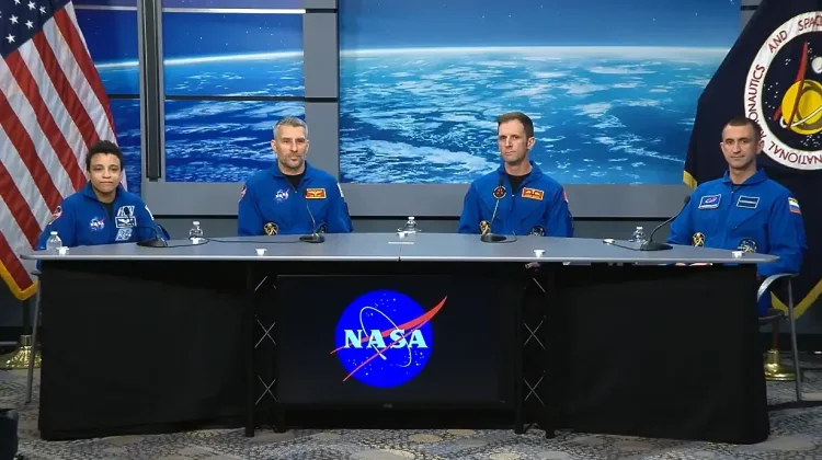NASA Siapkan Spacewalk ISS, Crew-13 Dijadwalkan Meluncur September