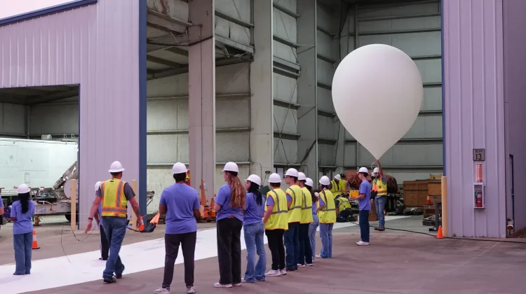 Mahasiswa Louisiana Luncurkan Eksperimen ke Dekat Antariksa dengan Balon NASA