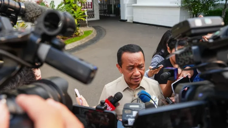 Presiden Prabowo Instruksikan Bahlil Jaga Harga BBM