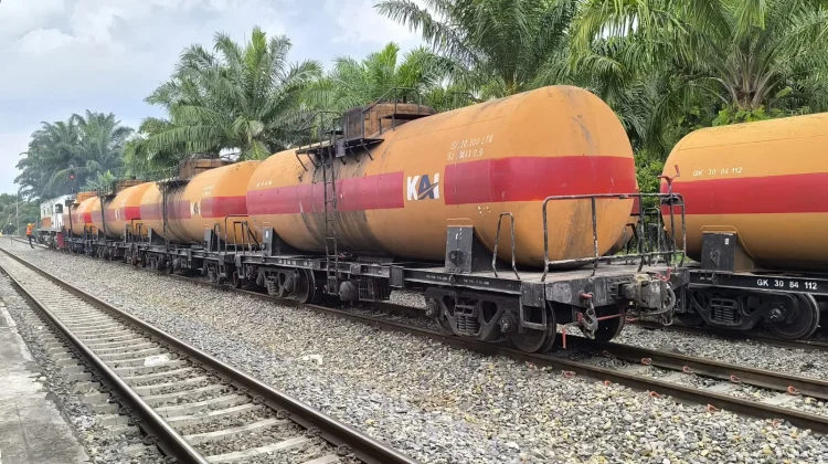Angkutan Perkebunan KAI Naik 18 Persen Capai 374.098 Ton