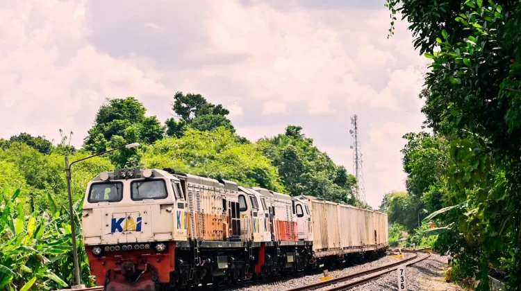 KAI Angkut 13.920 Ton Pupuk selama Januari-Juli 2026