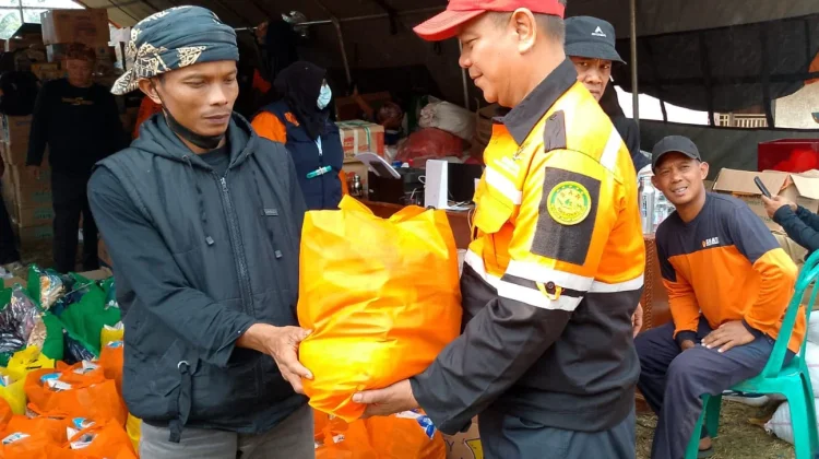 BAZNAS Salurkan Bantuan Darurat bagi Korban Kebakaran di Kabupaten Sukabumi