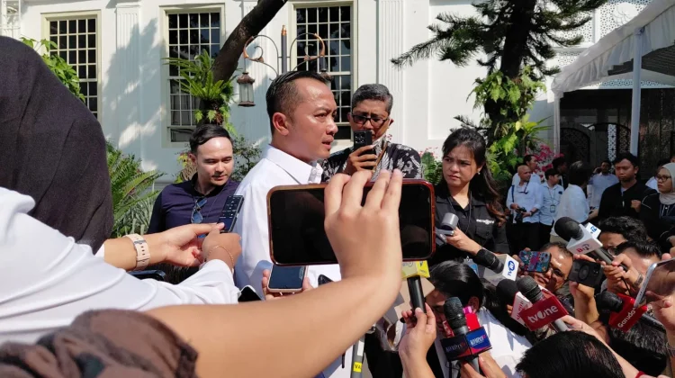 Ratusan Ribu Warga Termasuk Mancanegara Antusias War Ticket HUT ke-81 RI di Istana