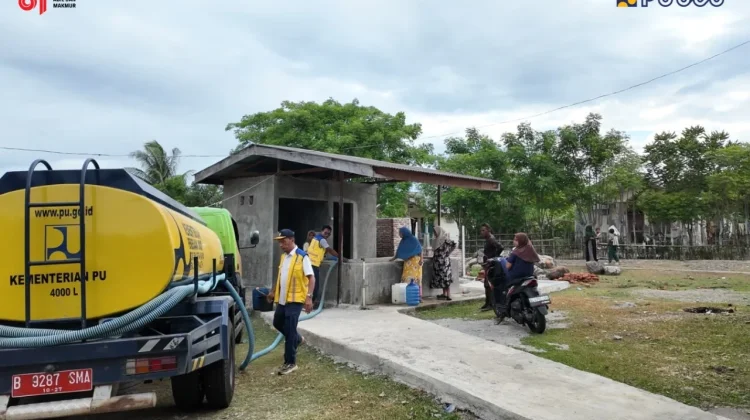 PU Salurkan 18.000 Liter Air Bersih untuk Warga Terdampak Kekeringan di Aceh Besar