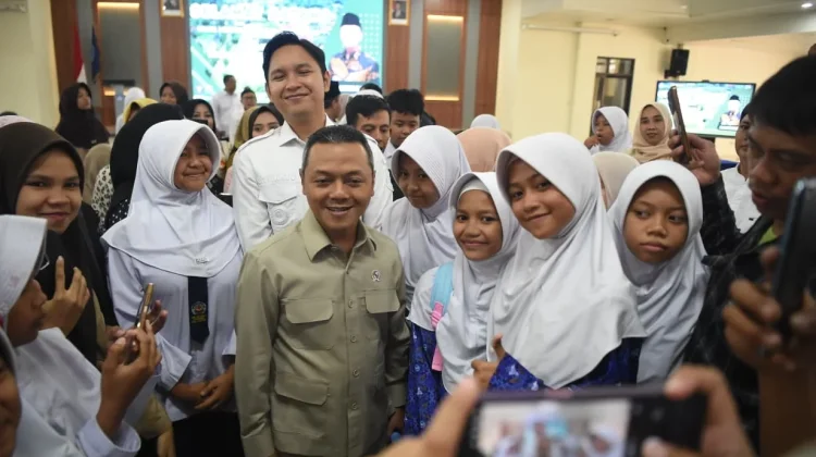 Sekolah Nasional Terintegrasi Jembatan Emas Tingkatkan Mutu Pendidikan Daerah