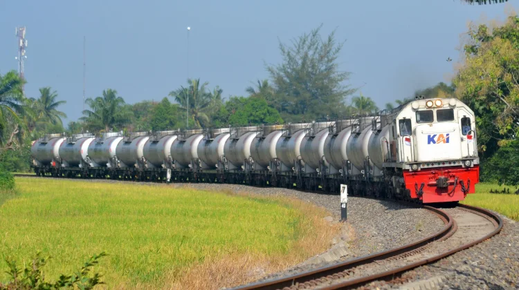 Jaga Kelancaran Energi Nasional, KAI Angkut 1,57 Juta Ton BBM hingga Juli 2026