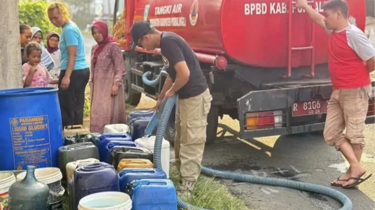 BNPB Salurkan 148 Ribu Liter Air Bersih untuk Warga Bandung Barat