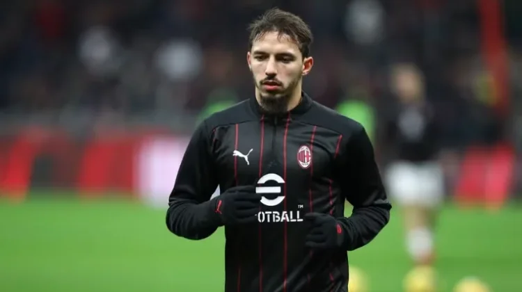 AC Milan Resmi Berpisah dengan Ismael Bennacer