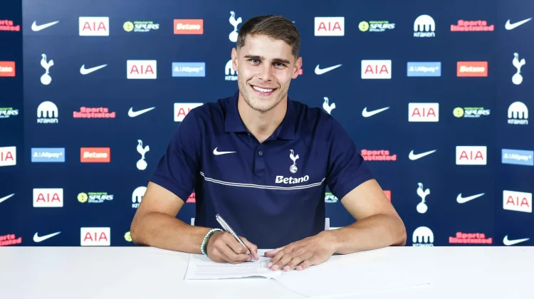 Tottenham Resmi Memperpanjang Kontrak Micky van de Ven