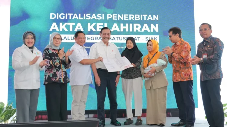 Digitalisasi Penerbitan Akta Kelahiran Mudahkan Masyarakat Buat Akta untuk Anak