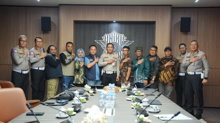 Perkuat Sinergi, Kakorlantas Ajak Pengemudi Ojol Jadi Pelopor Keselamatan Lalin