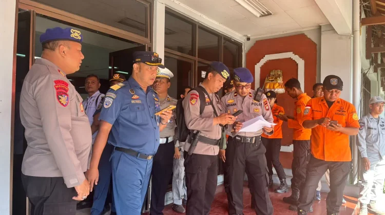 Kemenhub Gerak Cepat Tangani Kebakaran KMP Putri Yasmin di Perairan Bali