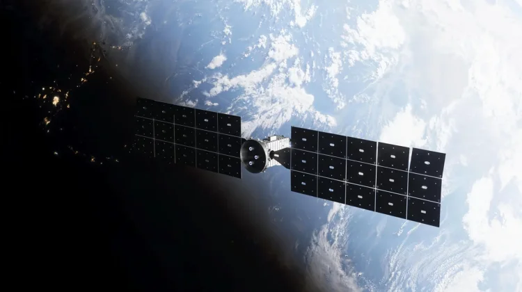 LINK Bersiap Dekati dan Naikkan Orbit Observatorium Swift NASA