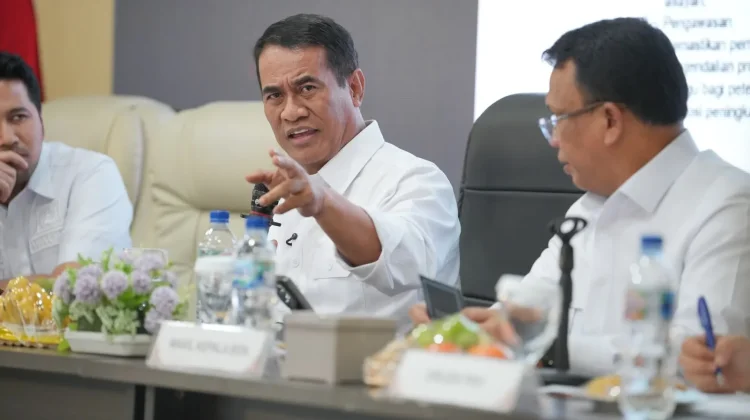 Mentan Amran Ultimatum Importir Pakan: Mainkan Harga, Izin Dicabut