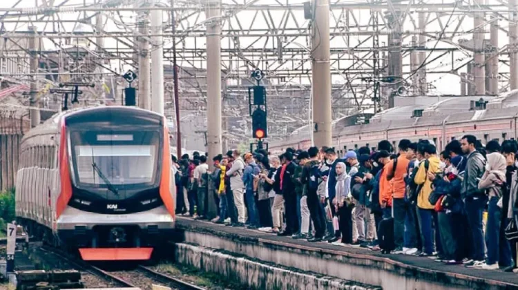 KAI Terapkan Skema PSO Jaga Tarif Kereta Ekonomi