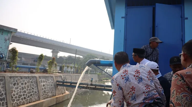 Wali Kota Berharap Turap Bumi Bekasi Baru Bisa Kurangi Banjir di Wilayah Rawalumbu