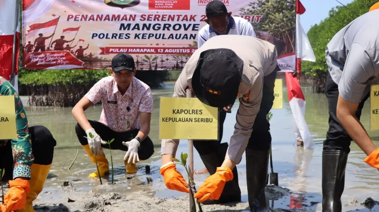 Semarak HUT ke-81 RI, Polres Kepulauan Seribu Hijaukan Pulau Harapan
