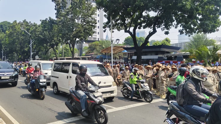 Aksi Damai di Gerbang Pemuda GBK, Lalu Lintas Mulai Padat