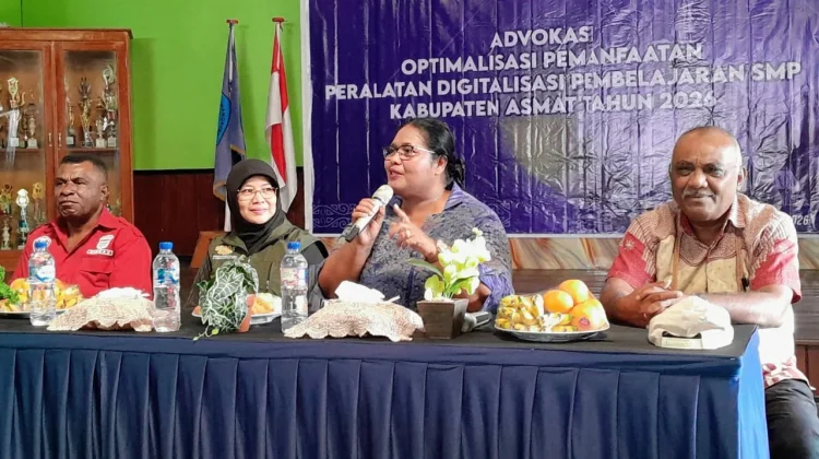 Cerita Kepala Dinas Pendidikan Asmat, Teknologi Bikin Anak Betah Sekolah
