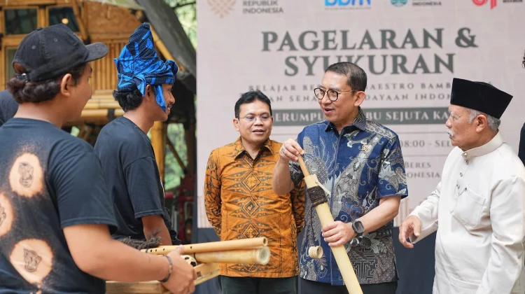 Rawat Warisan Budaya, Kemenbud Ajak Generasi Muda Lestarikan Tradisi Bambu