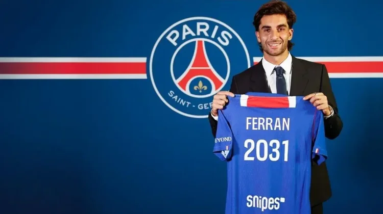Tinggalkan Barcelona, Ferran Torres Resmi Gabung PSG