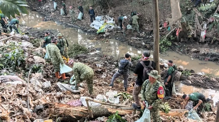 Kodim 0508/Depok Libatkan Ratusan Orang Bersihkan Sungai jelang HUT RI