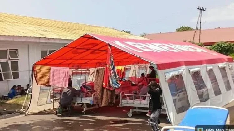 Kemensos Kirim 48 Ton Beras, Wamensos Terjun ke NTT