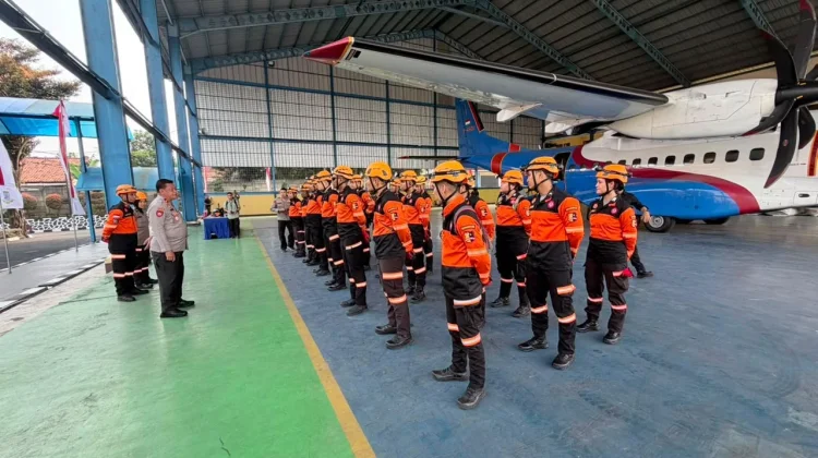 Polri Kirim 10 K9 dan 2,5 Ton Logistik untuk Korban Gempa NTT