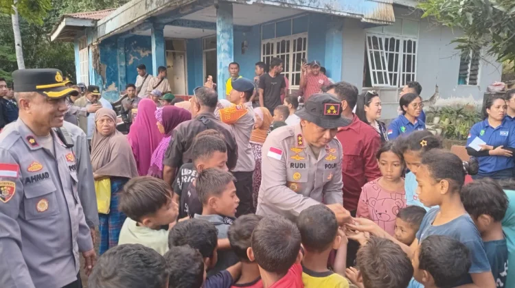 Polri Berikan Trauma Healing bagi Anak Terdampak Gempa di Ende