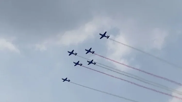 Gemuruh Jet Tempur Menggema di Langit Jakarta, Semarak Kemerdekaan Penuh Takjub
